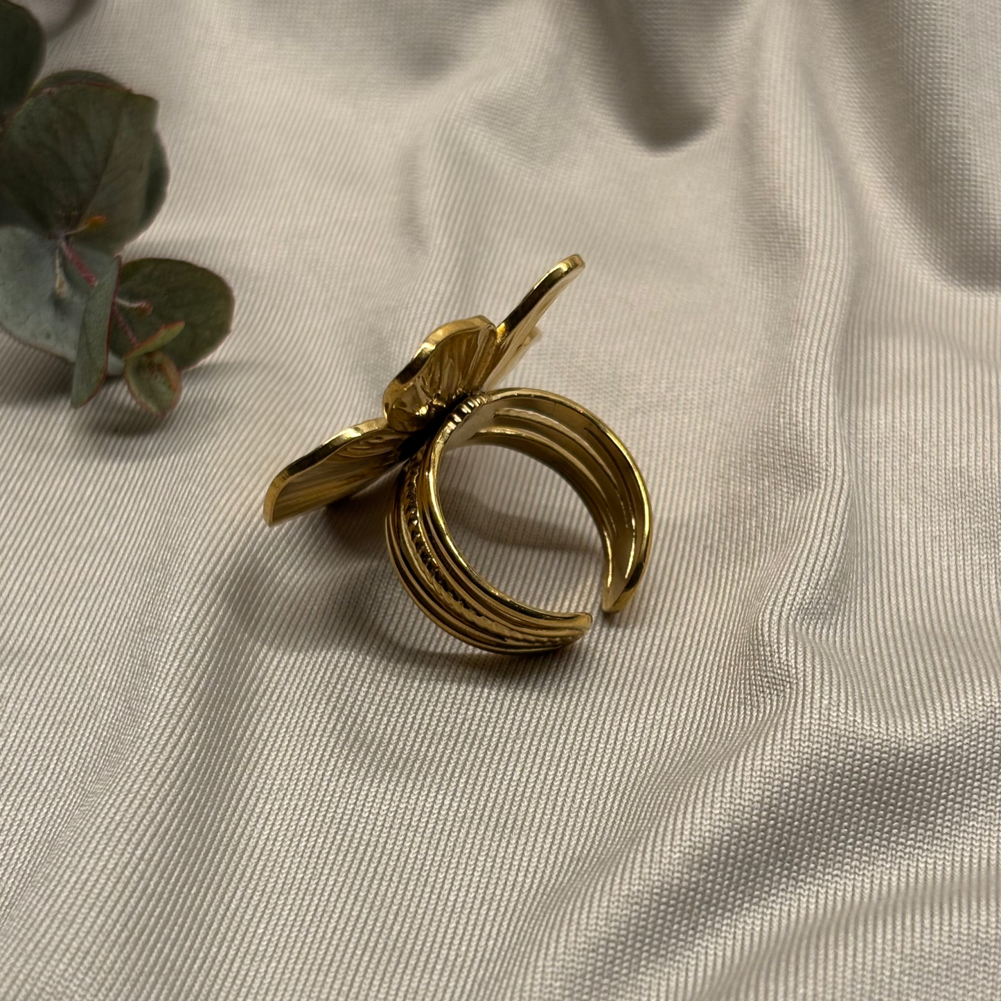 Flower Ring Gold - Serene Panache