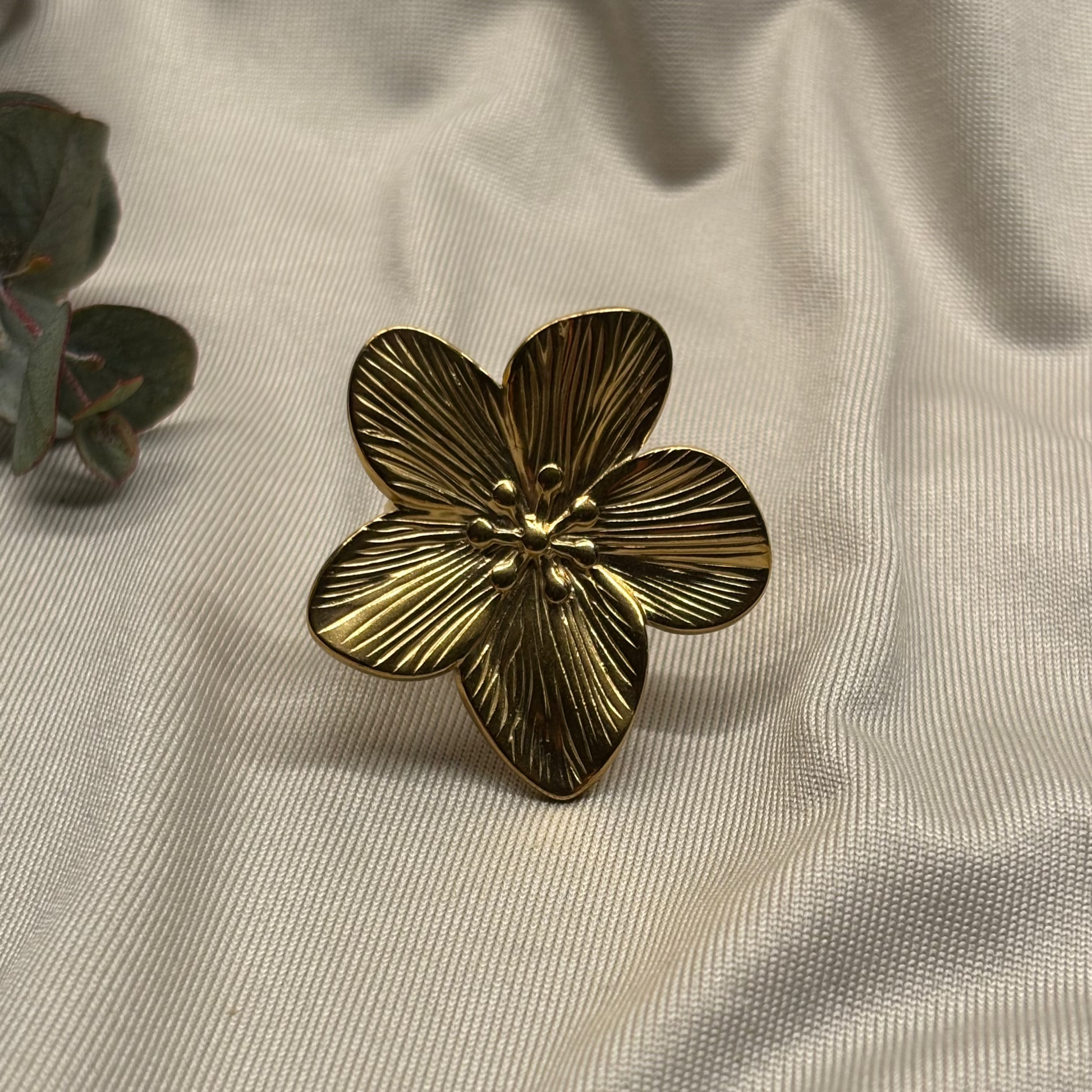 Flower Ring Gold - Serene Panache