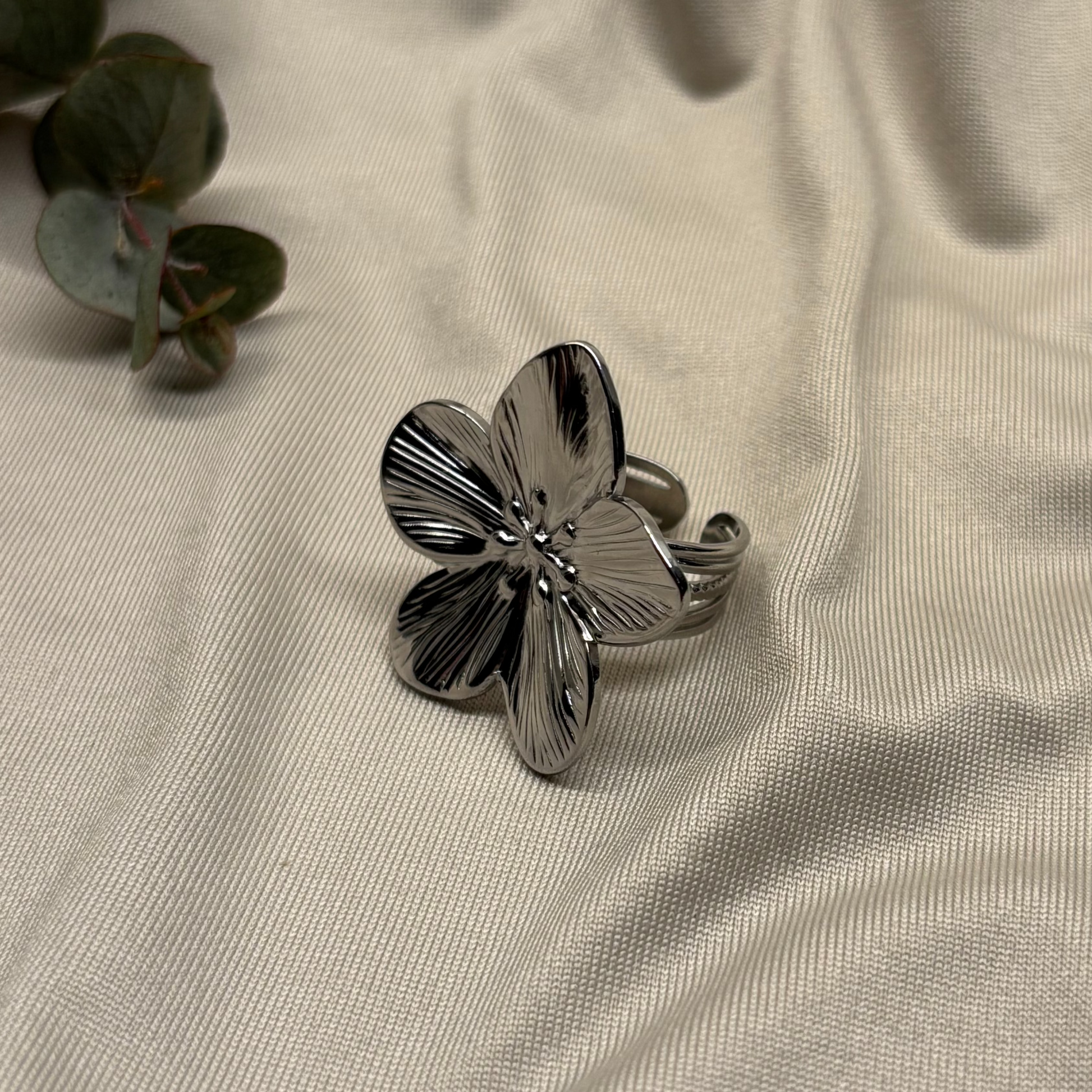 Flower Ring Silver - Serene Panache